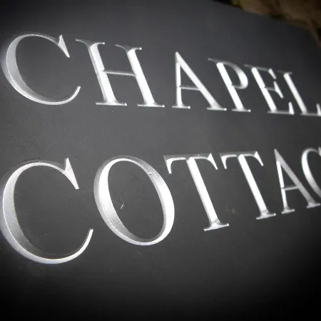 בית נופש Chapel Set In A Private Courtyard In Location With 2 Parking Spaces קירבי לונסדייל